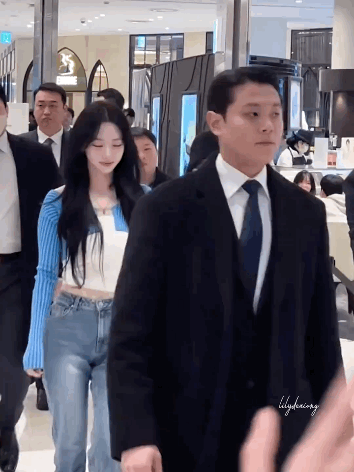 愚人节最爱的一张完全漫画身材*是𝟮𝟰年的𝗞𝗥𝗨𝗦𝗛快闪活动