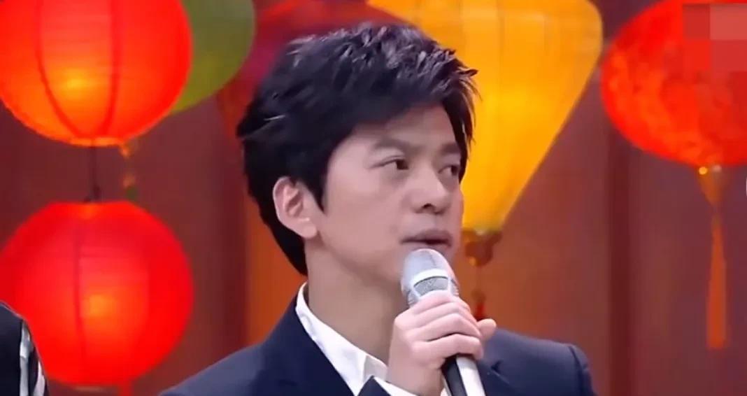 歌手李健说：“我当年从清华大学毕业之后，第一份工作是在广电总局，当时还叫广电部呢