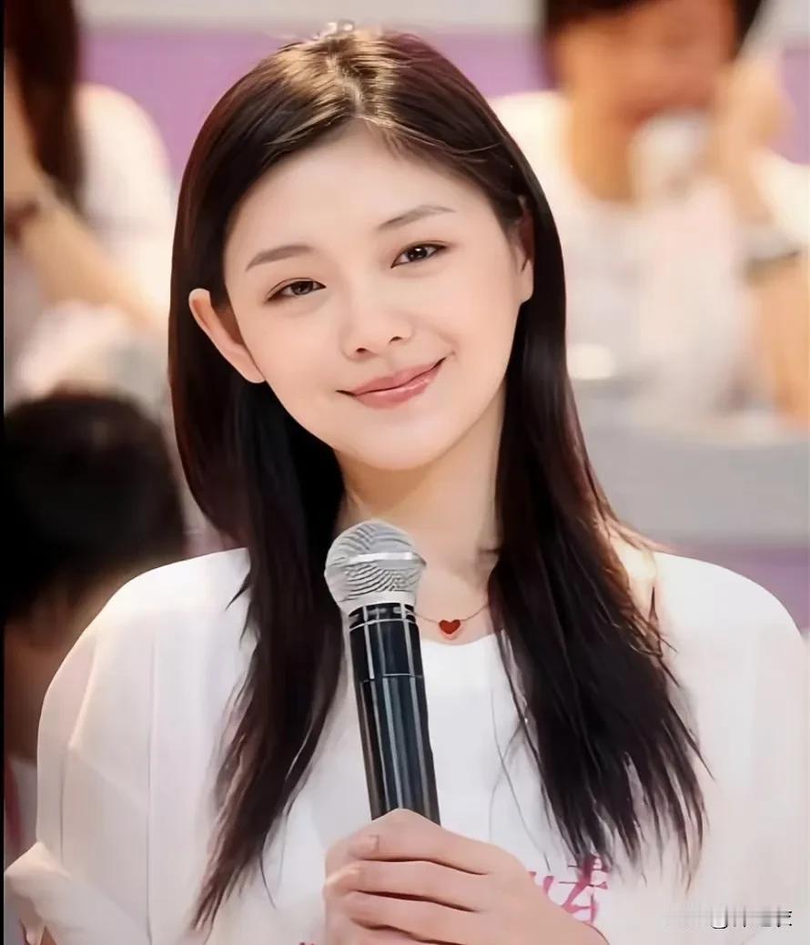 徐熙媛对80，90的很多女生都有很大很大的影响，因为我从14岁看流星花园，我那时