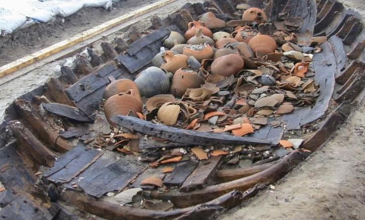 伊斯坦布尔地下发现37艘拜占庭沉船——而此前竟无人寻找……2004年至2013年