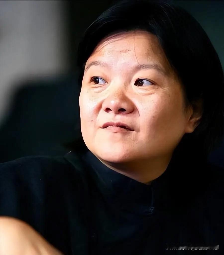 曾经在美国华人圈口碑特别不好的薛忽悠，他对洪晃这些人，完全算客气的，真只是小忽悠