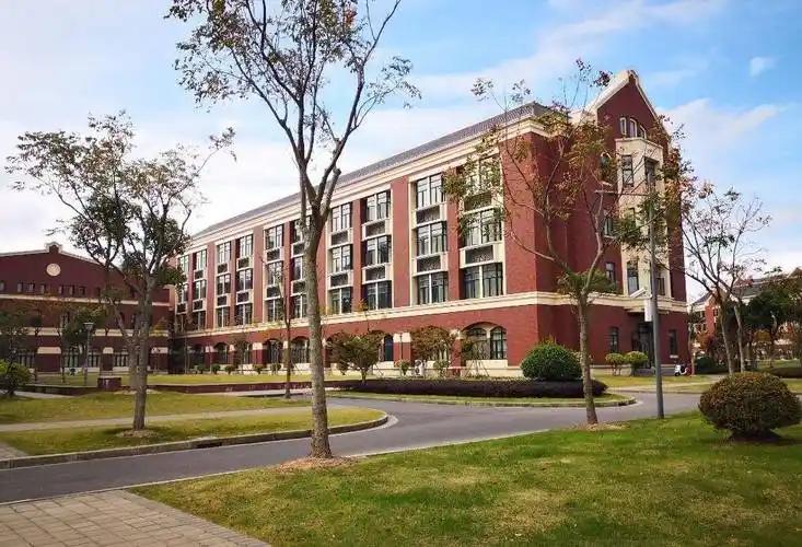 巡察组突查教师资格证：打断课堂背后的深层用意有教师在网络吐槽，今天上午正专