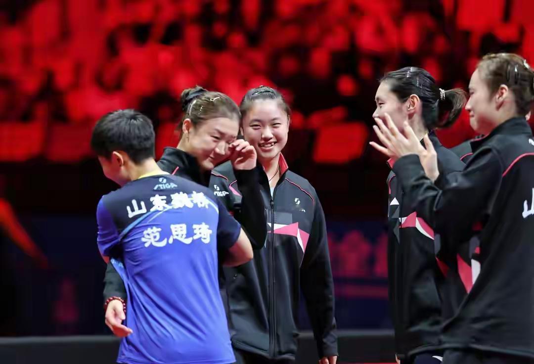 一夜之间，陈梦成了国乒最受欢迎的人，不是因为团体赛冠军，而是因为她终于释放了她的