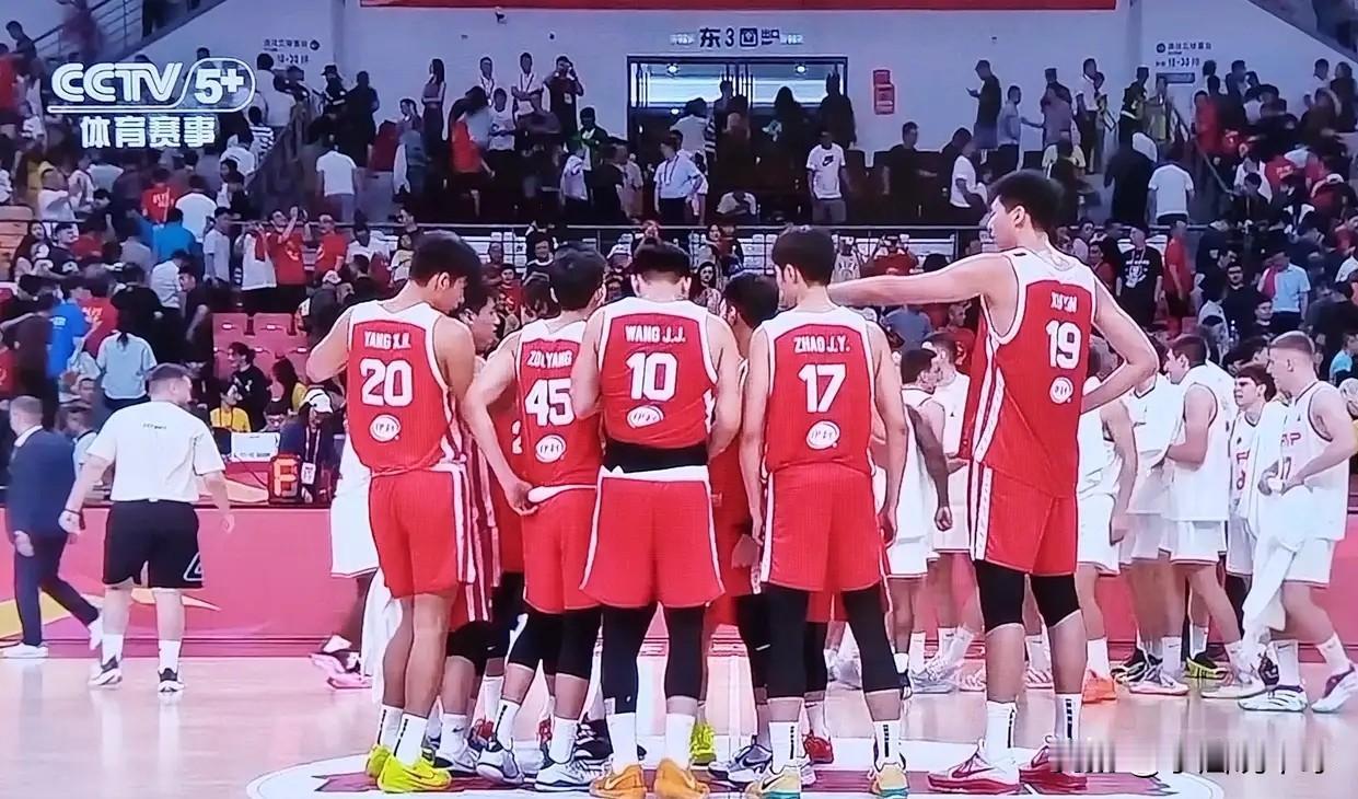 要说未来的核心阵容，杨瀚森作为NBA首轮秀肯定是少不了的，中锋位置郇斯楠的天赋也