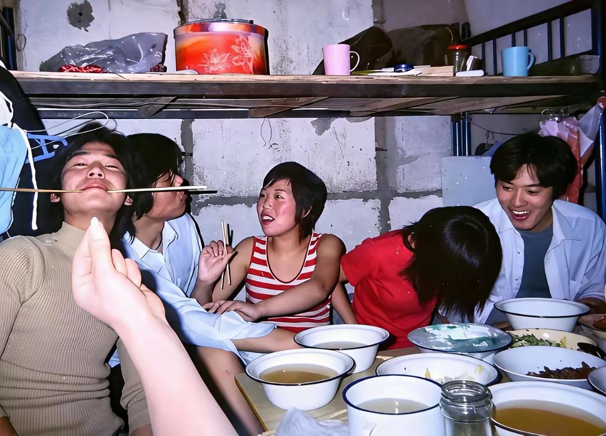 当年东莞的厂妹好多就这样被打工仔泡走了