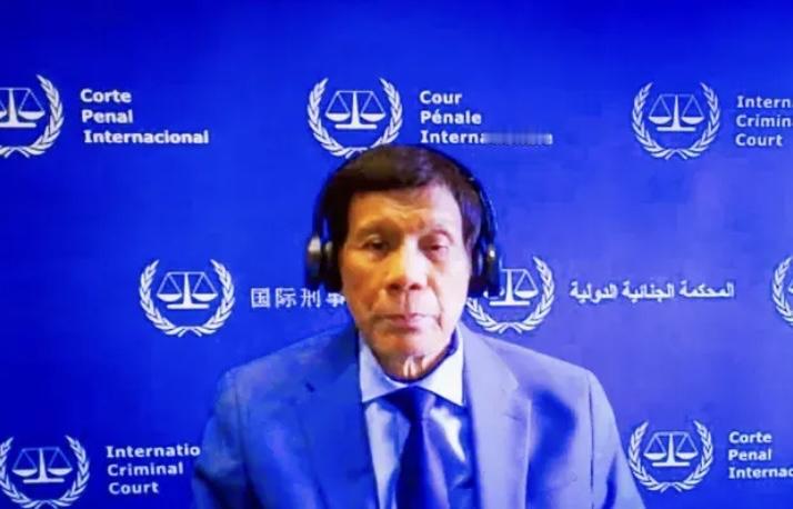 周一，国际刑事法院公布了一份经过编辑的公开版本，其中包含了针对菲律宾前总统罗德里