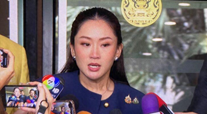 总理哭声传出首相府！洪森录音陷阱把泰国政坛掀了个底朝天[惊恐]？泰国人手机全炸