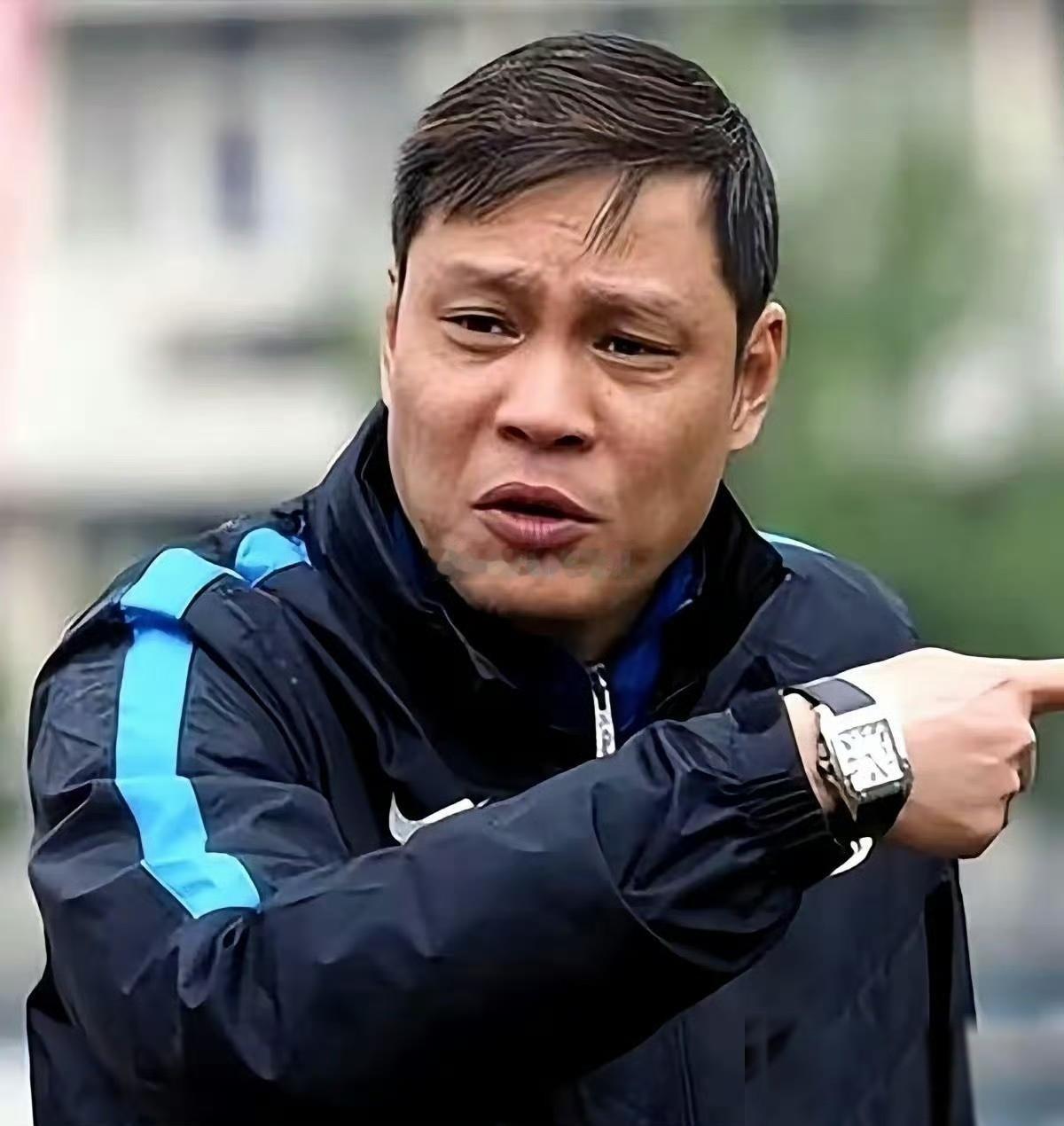 国足上海帮大佬力挺董路？继前几天李玮锋、谢晖公开支持董路后，零二届这批老骨干算是