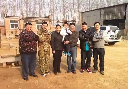 人这个物件，真是十年河东十年河西。这是早期德云社，几个干将的合影留念。你