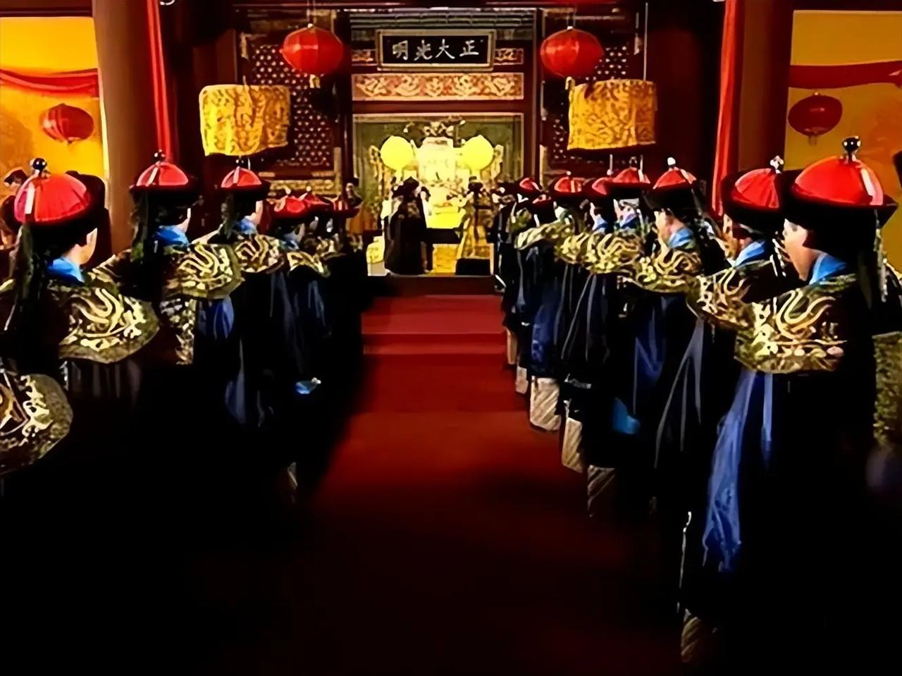 历朝历代皇帝，应该没谁比乾隆更富裕了，可是到了执政晚期，乾隆手头一直都很紧。
