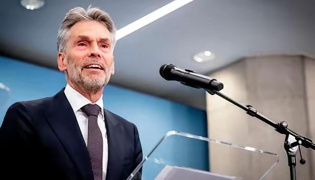 谁能想到！荷兰这波反制，直接把自己逼到了墙角！本以为稀土管控能让荷兰有所收