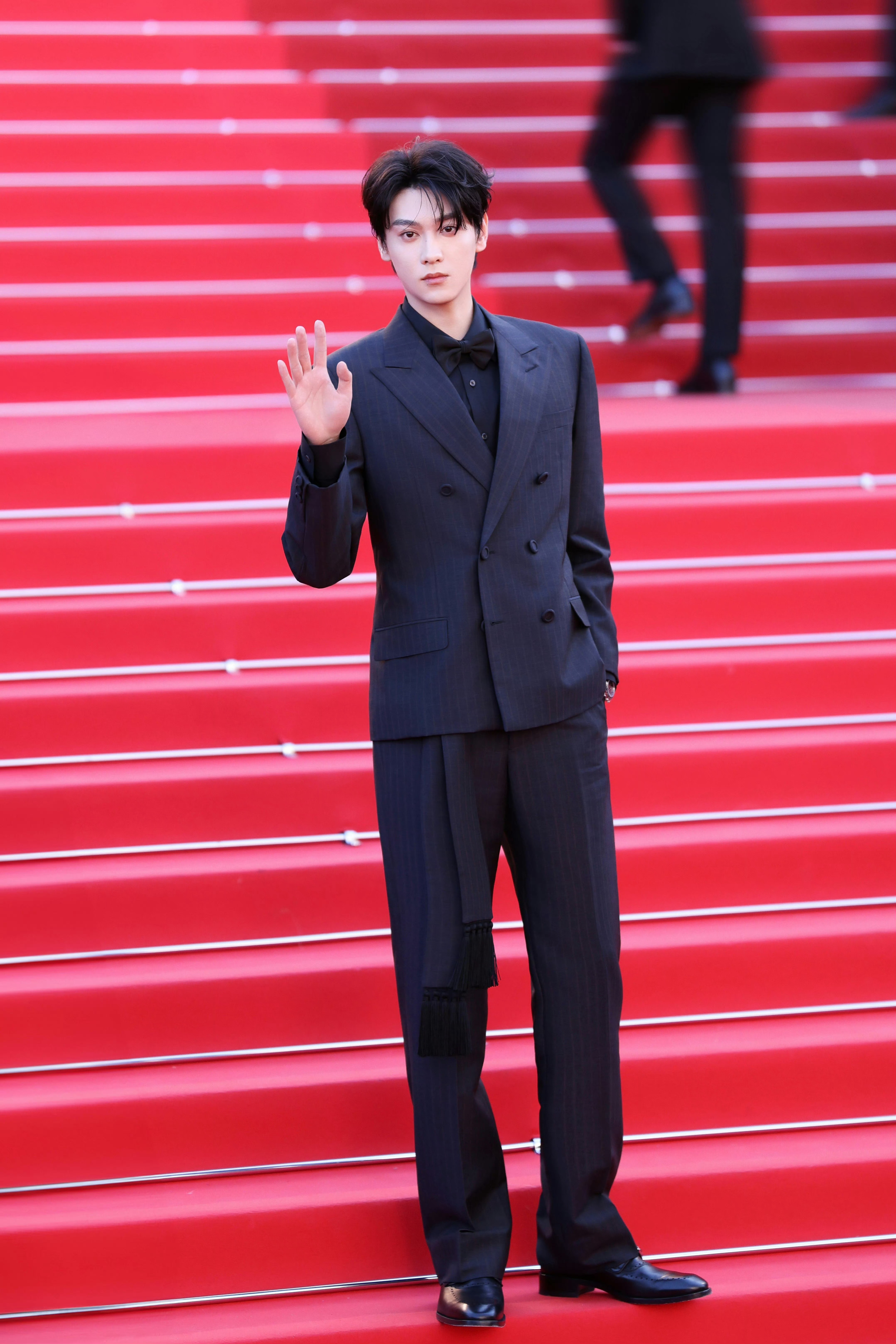 在戛纳电影节流光溢彩的盛大红毯之上，一众明星盛装登场，演绎别样时尚。巩俐身着BA
