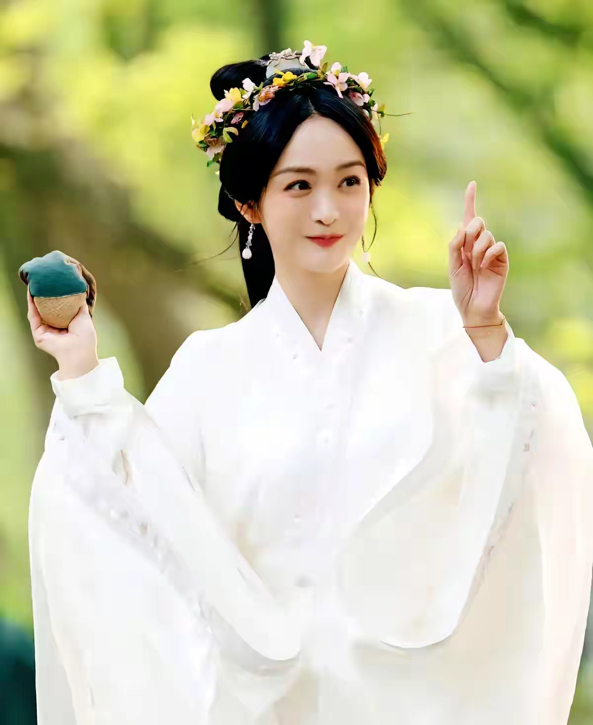 《折腰》原著前世魏邵只娶过两个人，一个是正妻大乔，另一个是宠妾苏俄皇，大乔有名无
