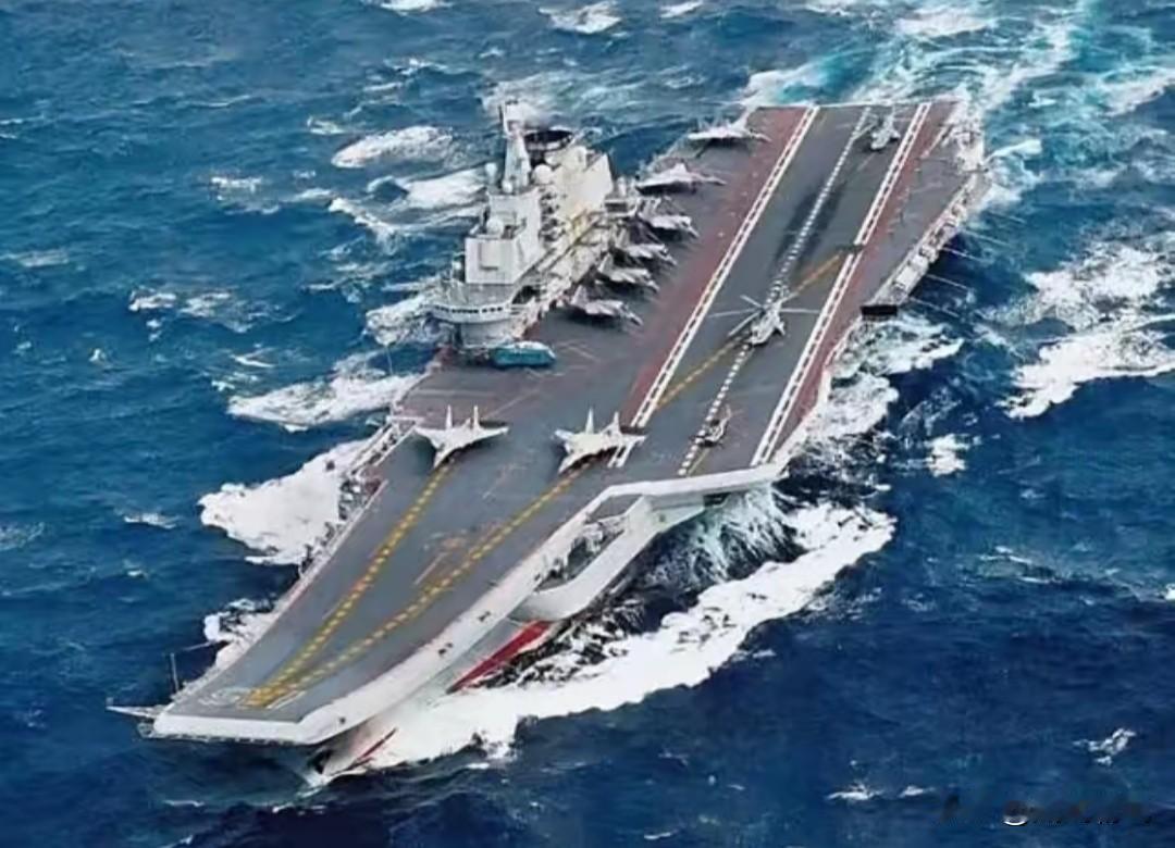 照明弹升空，只有一次机会！054A护卫舰贴脸“开火”，菲律宾错判了真正的红线。