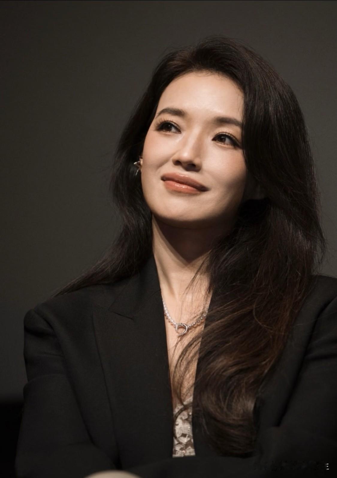 舒淇说：“人很奇怪，如果你有超过2个小孩，就是会特别偏心某个。而特别讨厌某个孩子