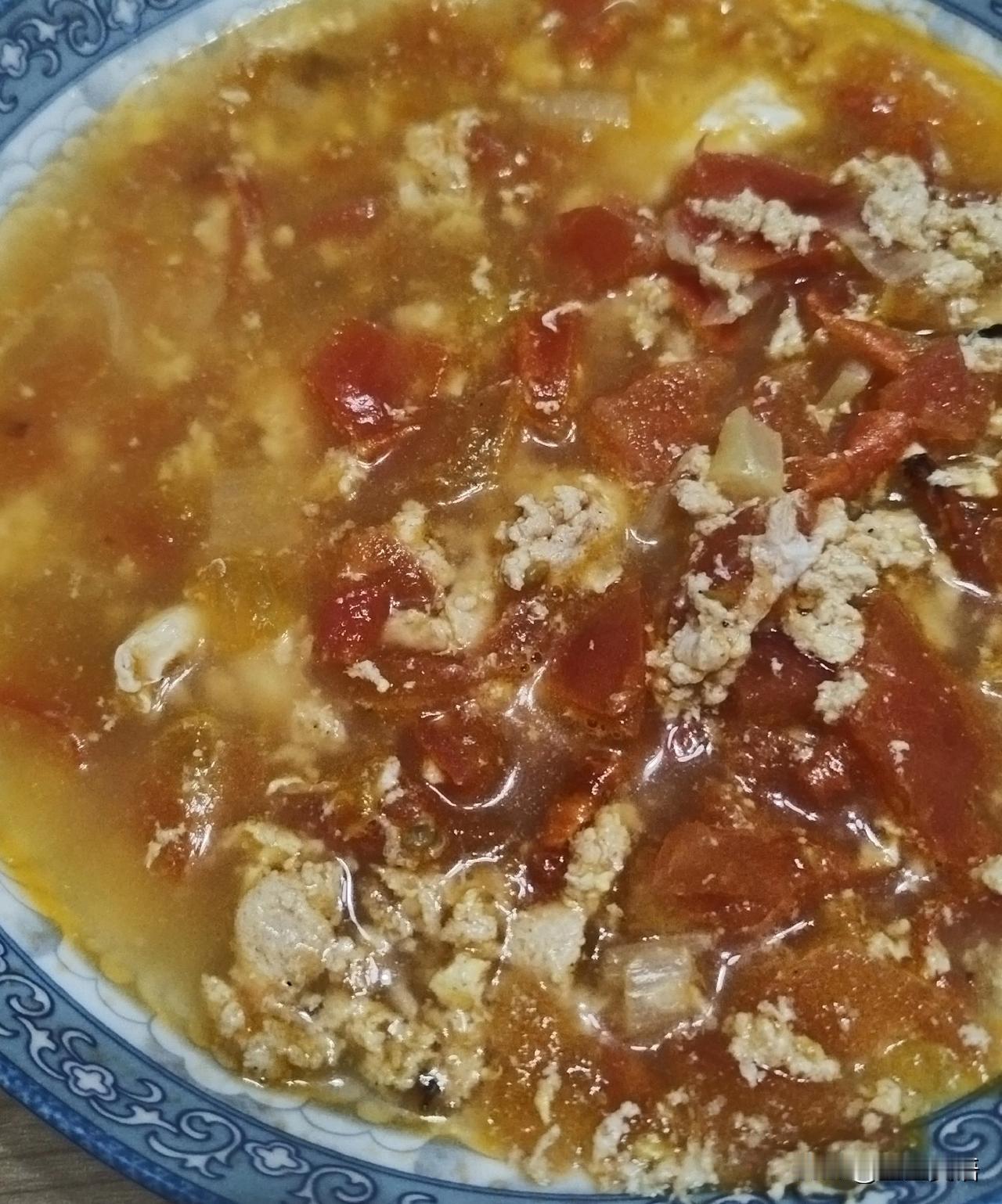 今天解锁了一道美食。冬天的晚上，喝上一碗热乎乎，热腾腾，香气扑鼻而来，软糯中