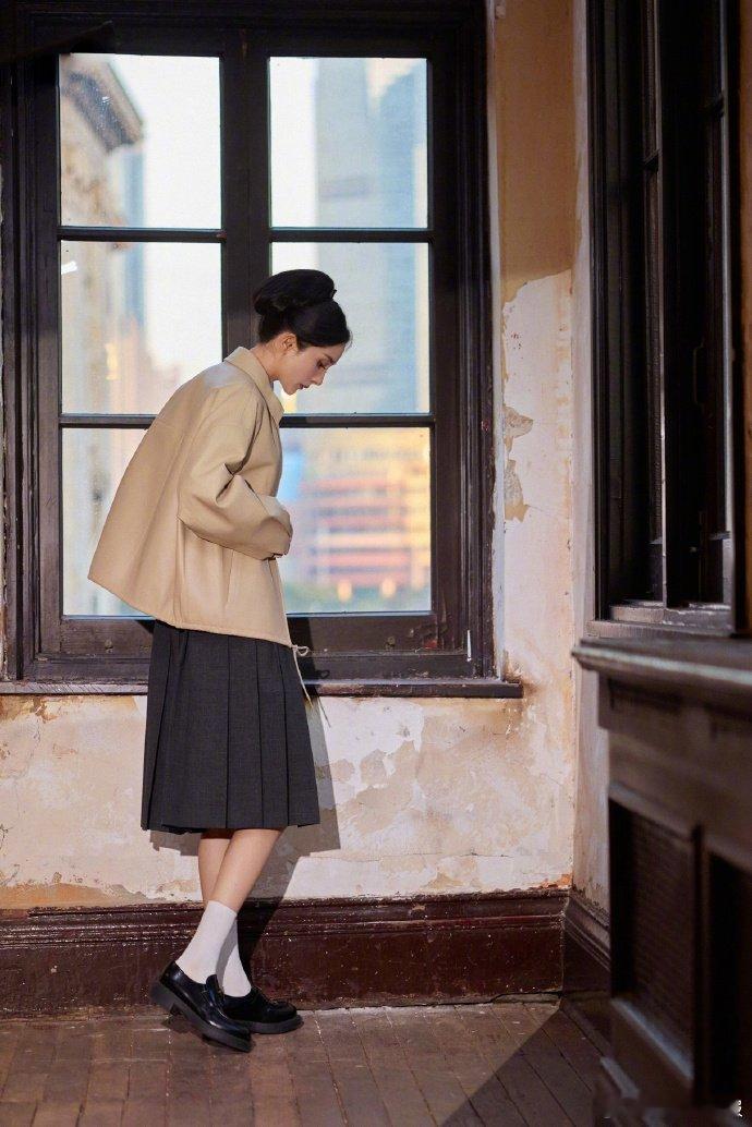 杨幂Prada高智感品牌选代言人的眼光太绝了！这波直接封神智性风天花板，冷静迷