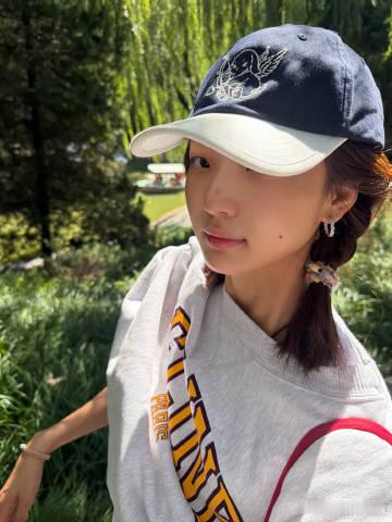 孙千把小狗装兜里了孙千溜溜达达好幸福plog孙千这组plog也太治愈，直接把小狗