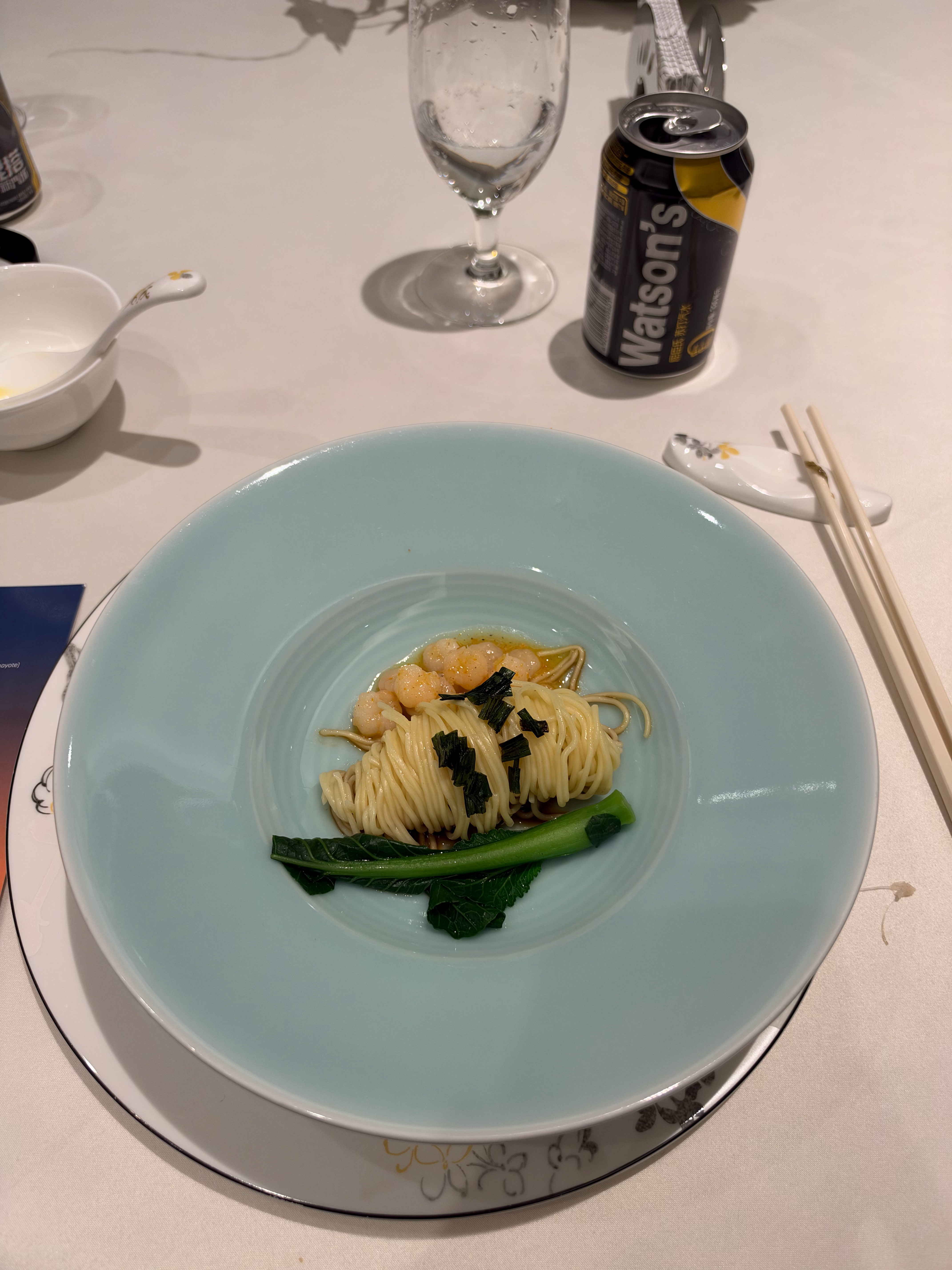 晚上的高端晚宴主食来了[滑稽笑]这应该是饭前吃吧​​​