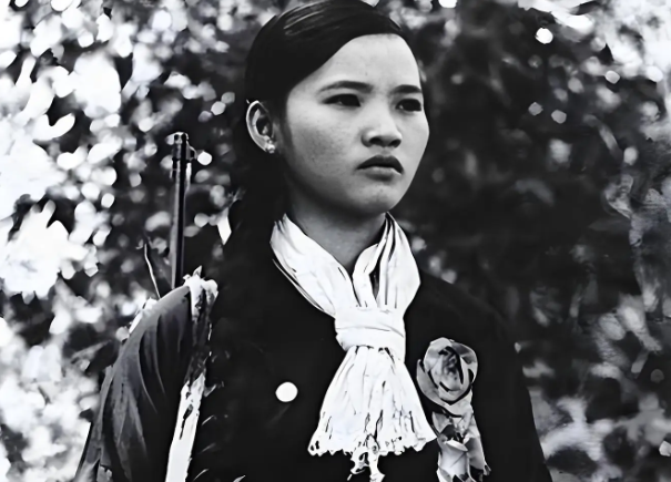 被越南女兵掳走当“压寨丈夫”，最屈辱的十二年，却是她们最后的希望！1979年