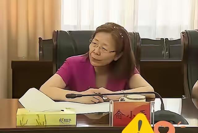 应该株连九族。死刑。难怪保险越来越贵。金融圈又炸出大瓜！一条反腐消息把朋友圈
