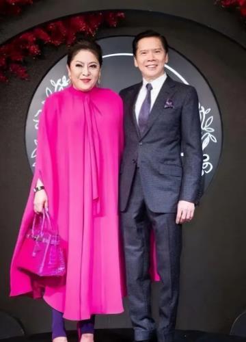 向太发向佐向佑儿时视频继向华强表态和夫人向太决定将遗产全部交给大儿媳妇郭碧婷后