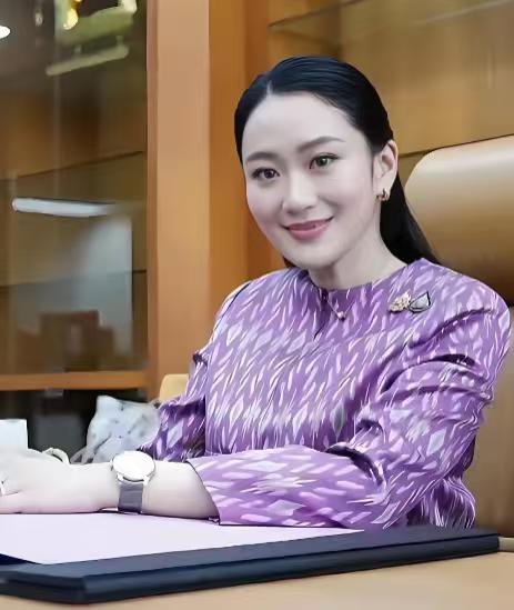 不要为佩通坦感到委屈，比起姑姑英拉，她的处境已经很好了！佩通坦的父亲和姑姑，也都