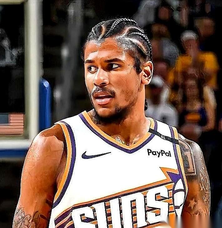 29分！首秀那天我都快把手机屏幕戳烂了，以为太阳捡到宝了。结果今天呢？半场11