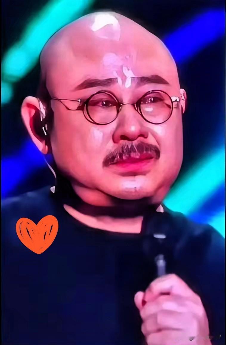 以后坚决不看刀郎演唱会了！不是唱得不好，而是他实在有些奇怪。过去一年，他竟然
