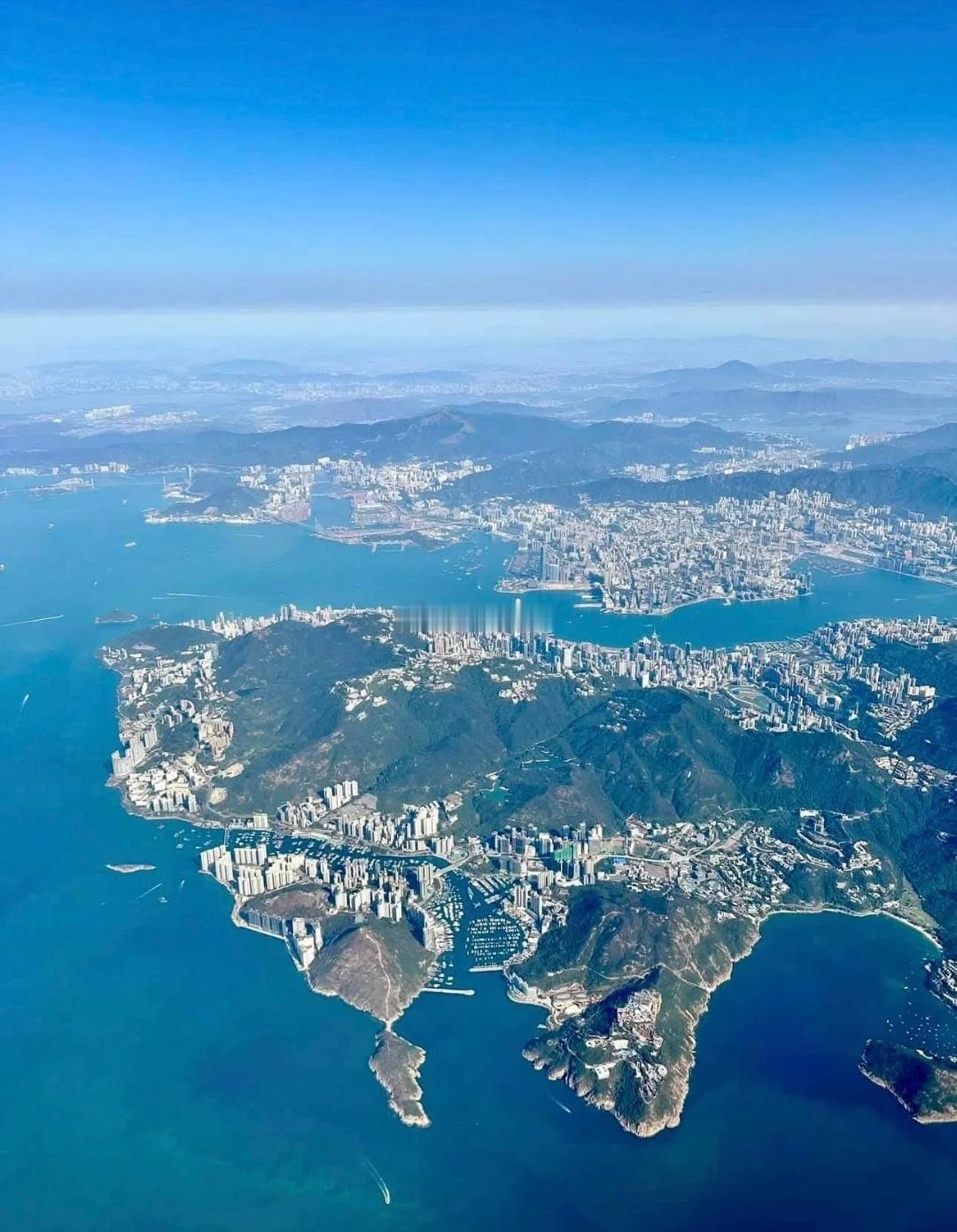 香港俯瞰图，1114.57平方公里的土地上，塞下了753万人……