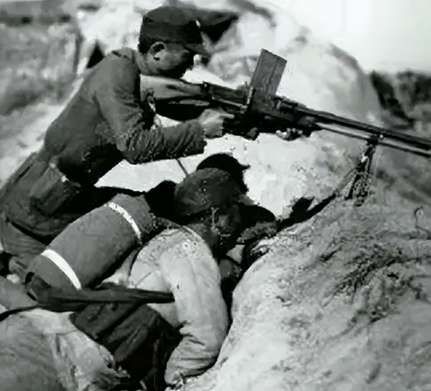 1939年，八路军团长刘转连率部正在村里休整，突然遭到日军5000兵力的包围。刘