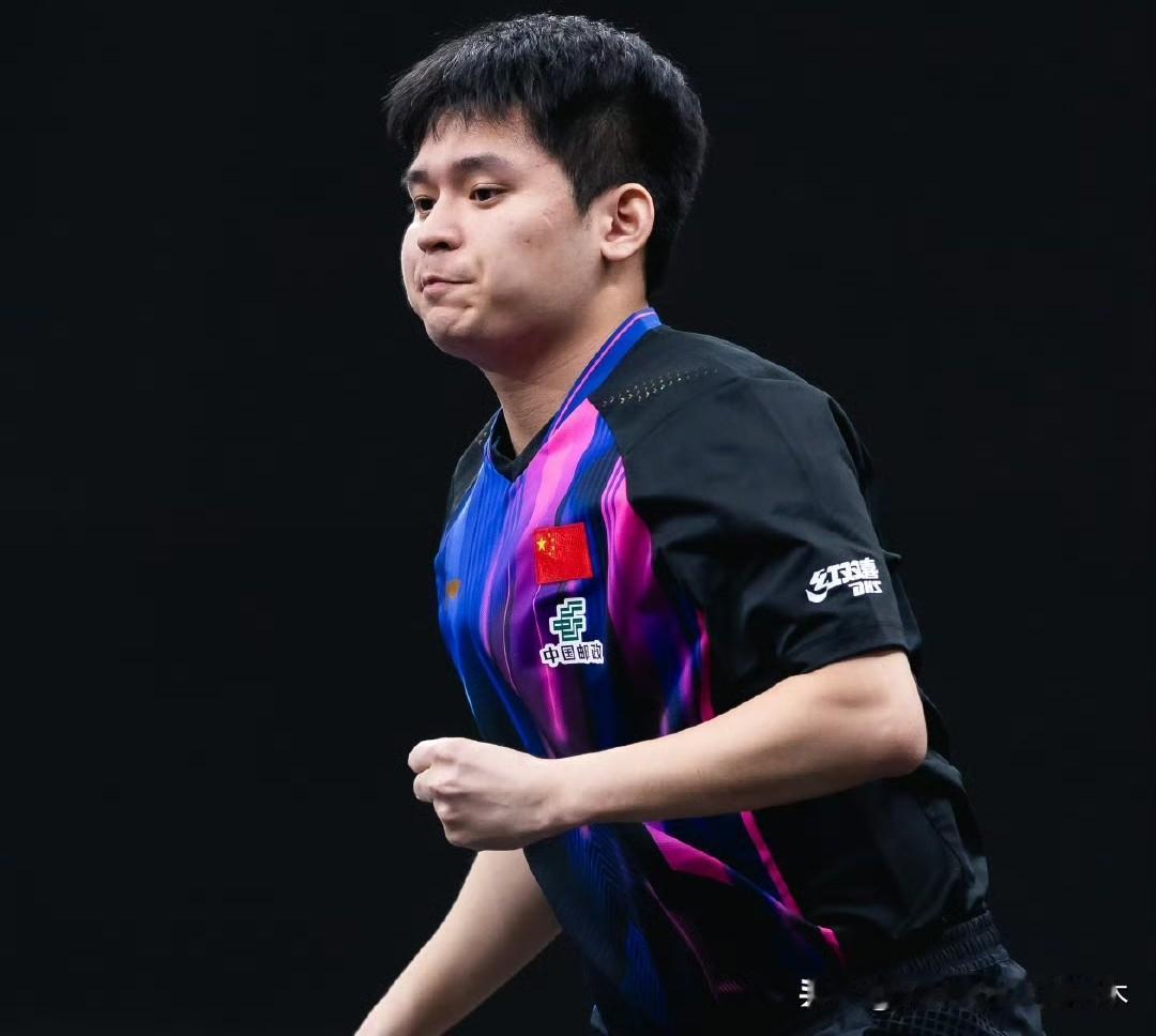 论“鹰眼”的重要性！林诗栋第二局6比7时被判罚一分，第三局0比2时被判罚一分！