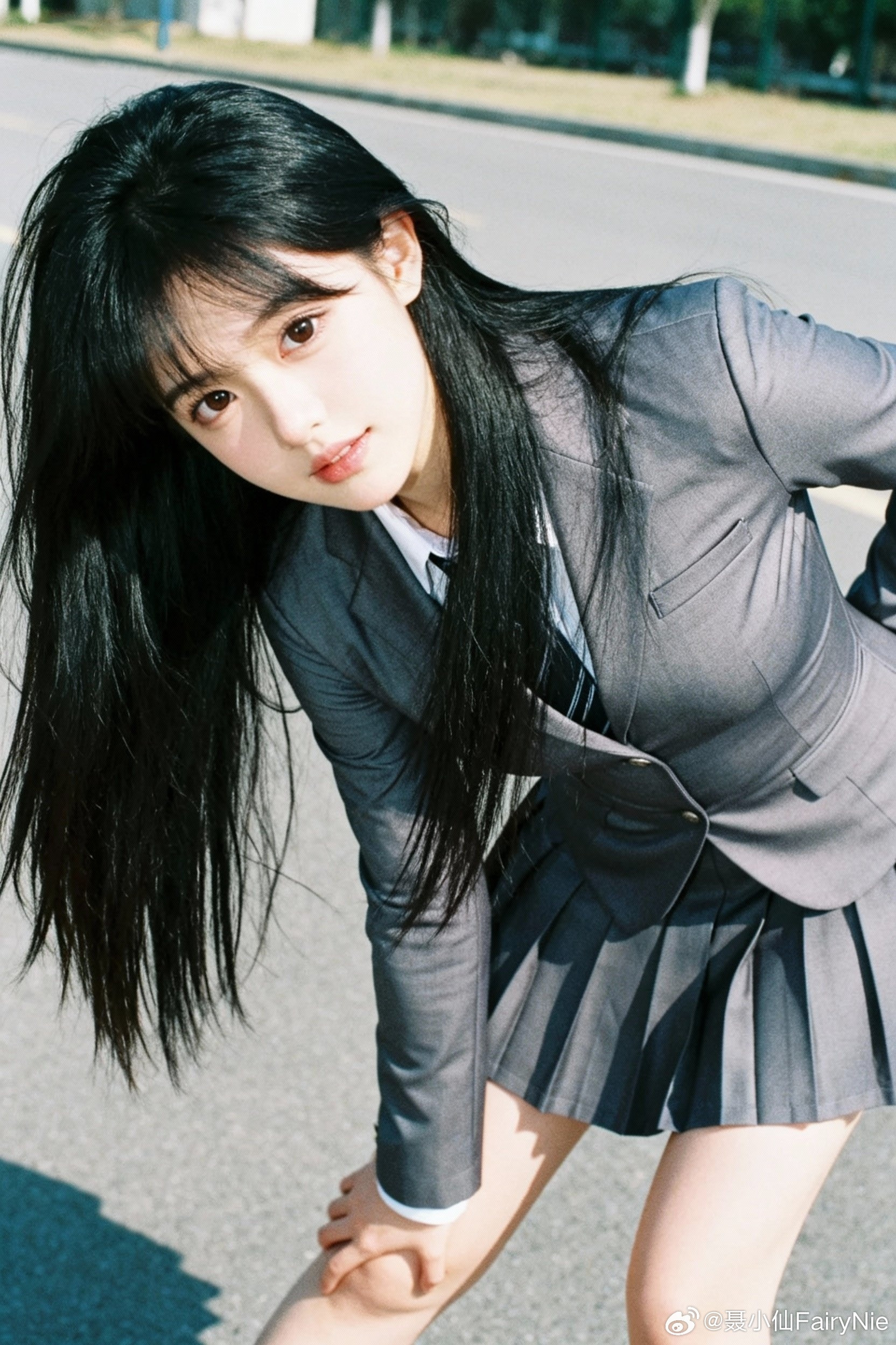 学姐范儿，爱与不爱你说了算！忽然觉得小西装很好看！🤣OOTD行摄漫记聂小仙