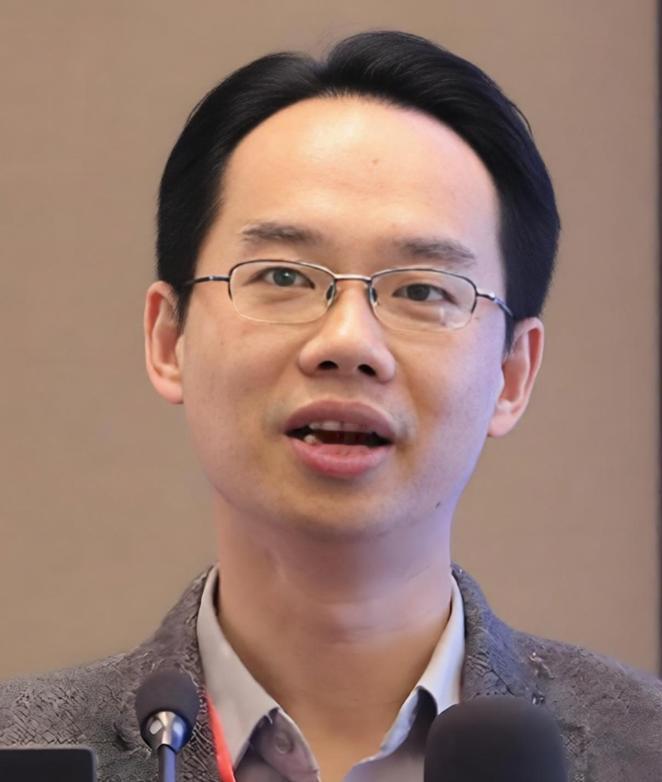 闵玮，来自湖北黄石的超级学霸，北大化学系尖子生，哈佛大学博士全额奖学金，哥大终身
