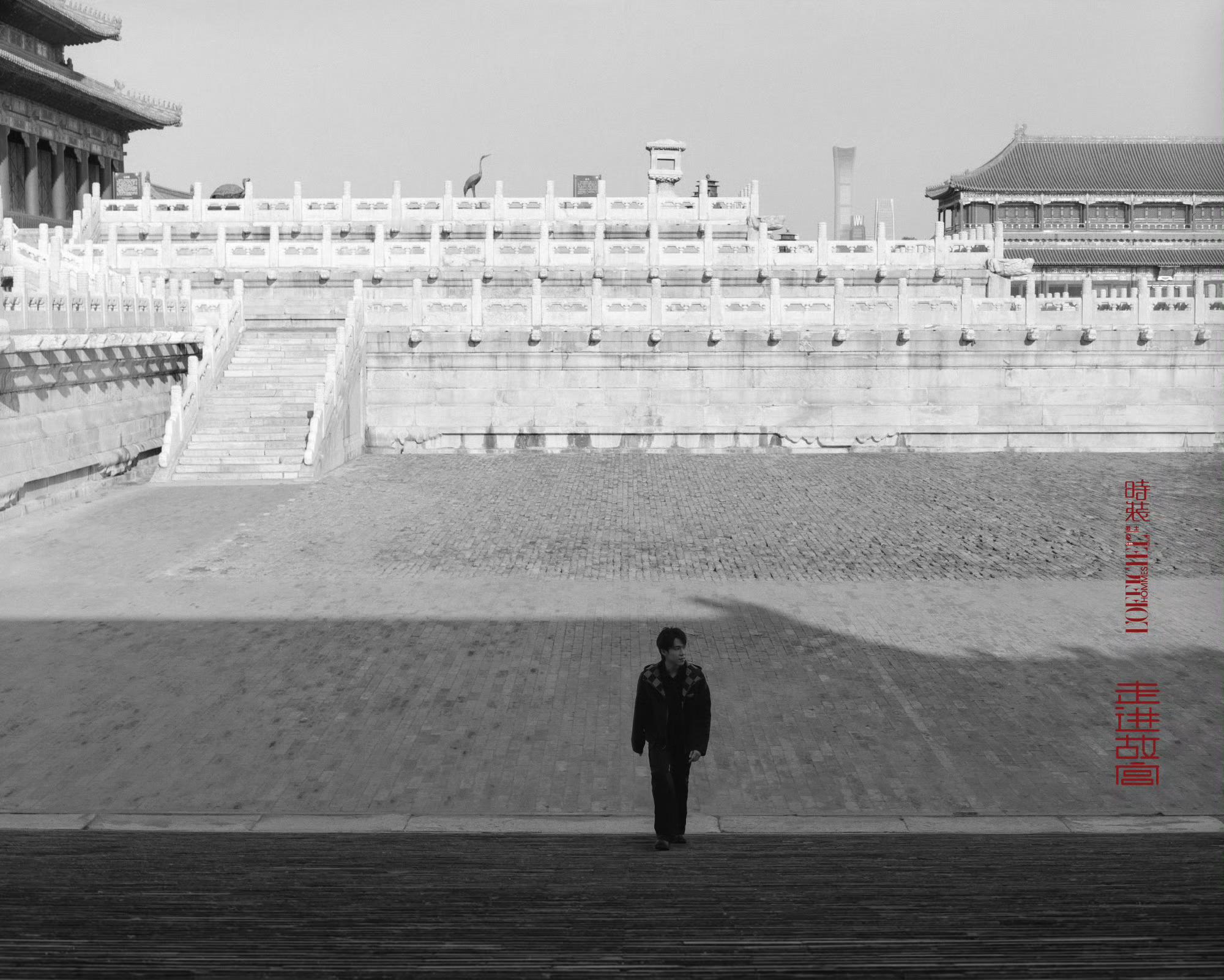 王楚钦｜时装男士17周年封面特别策划王楚钦身穿LouisVuitton新季造型