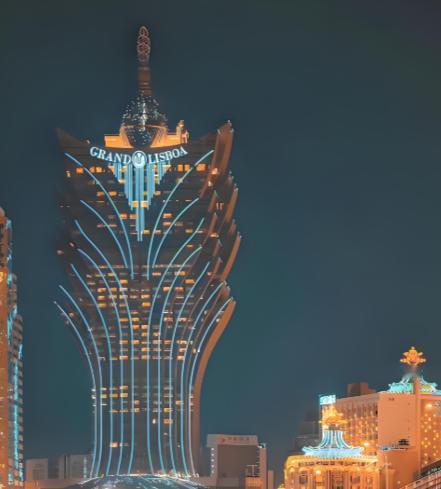 澳门之所以不闹腾，不闹独立，不闹分裂，不闹反共，甚至不闹亲台亲美，最重要的原因是