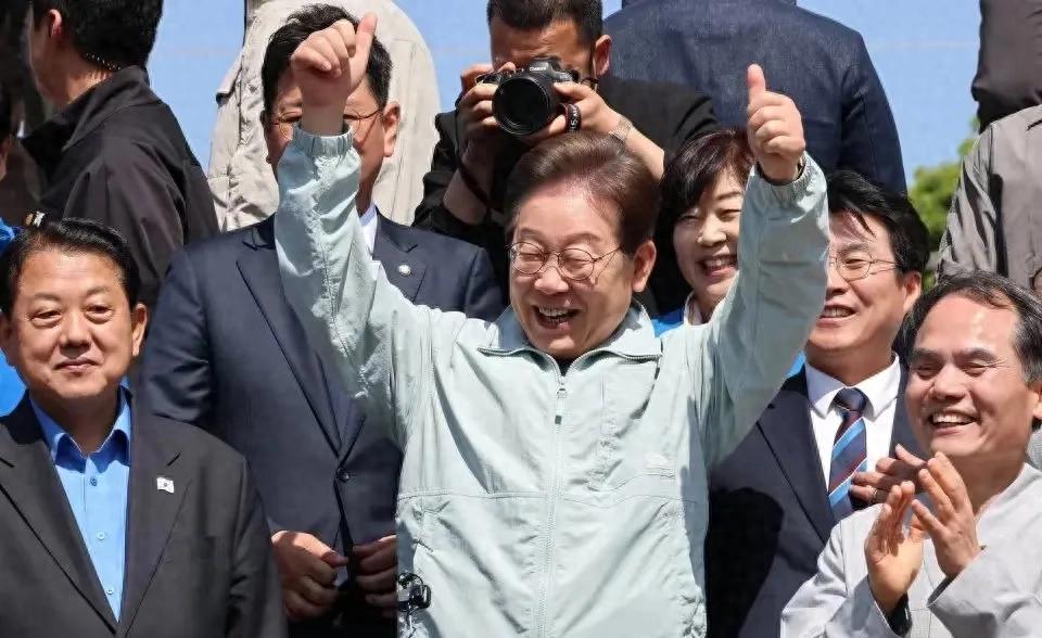 李在明支持率走低，在野党优势不在，鹿死谁手仍难预料