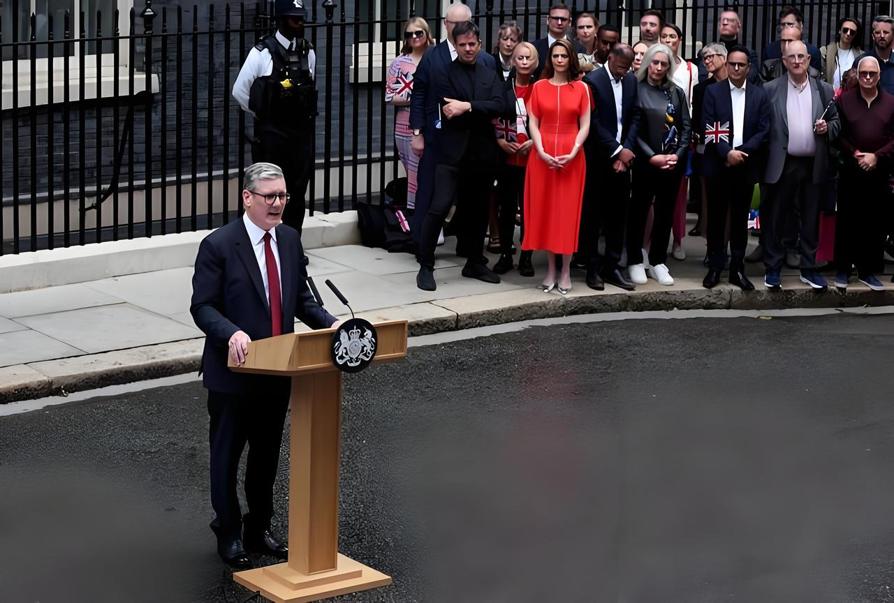 果然斯塔默和马克龙不一样！大伙都猜错了！好多人都说，别看斯塔默访问中国时，说的