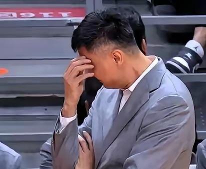 有消息称广东宏远球员焦泊乔将离开，加盟北京北控，个人认为难度不小，CBA赛季中会