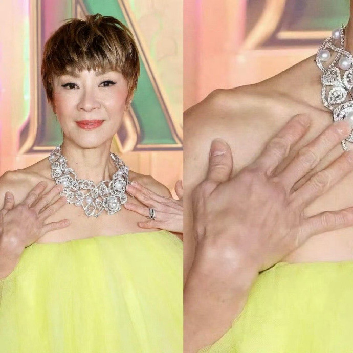 都知道杨紫琼的脚趾外翻严重，没想到她的手指关节也略显粗大。这位武打明星常年习武的