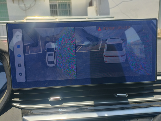 23年第四代帝豪360度摄像头问题有一边摄像头全是雪花，有大神知道什么原因吗？