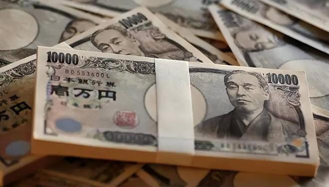 日元汇率持续走弱，跌到多年来的低位区间  4月底，日元兑美元汇率跌破160