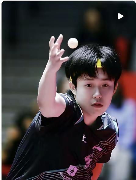 咱就说，有时候传闻这东西，真不能全信。表姐亲眼撞见的王楚钦，和网上传的压根