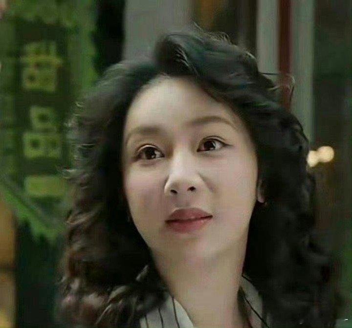 真不想和稠人多争论，毕竟稠人既没有没作品没奖项没演技没美貌没星光，只有cvb倒永