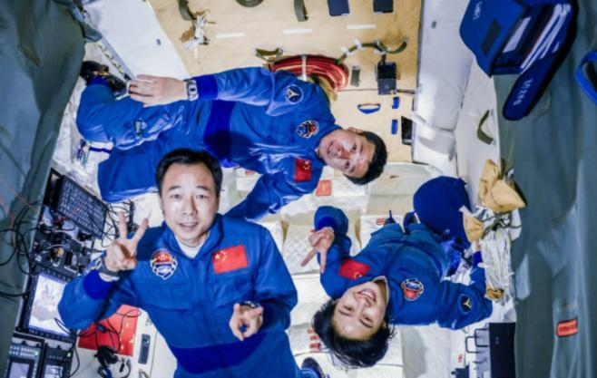 为什么大家都不提中国空间站了？没脸提，跟国际空间站差距太大现在不少人都觉得中国