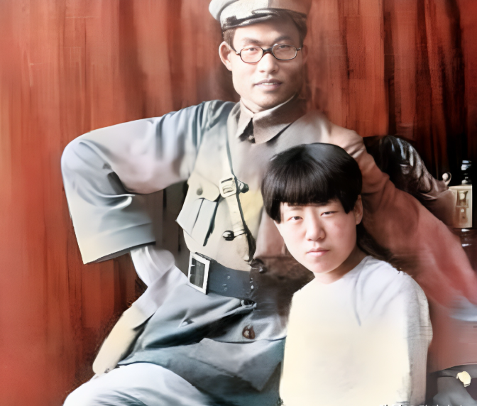 1932年，肖劲光和朱慕兹结婚，李富春、蔡畅、邓颖超都来参加婚礼，肖劲光却说：“
