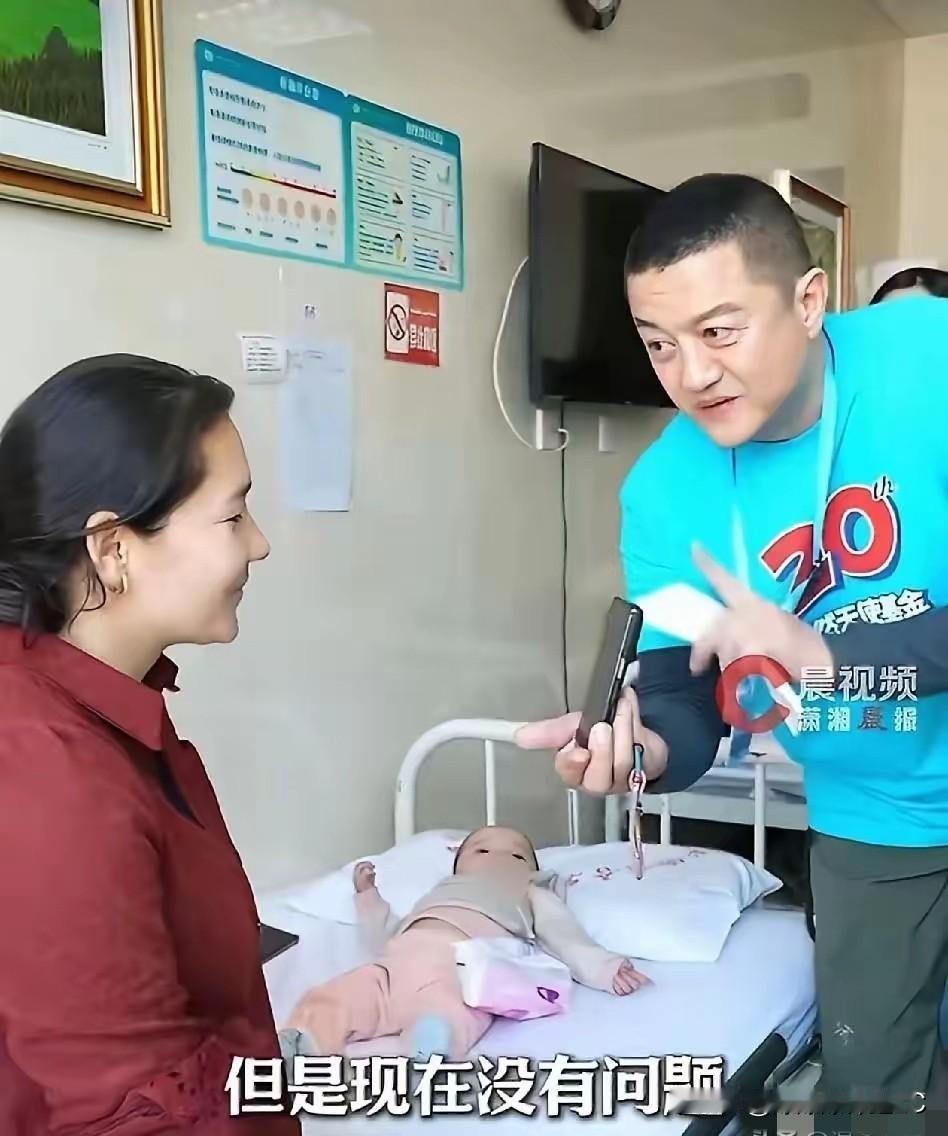 李亚鹏这回在新疆，动静闹得确实不小。两天硬生生挤出62台手术，这节奏，基本是