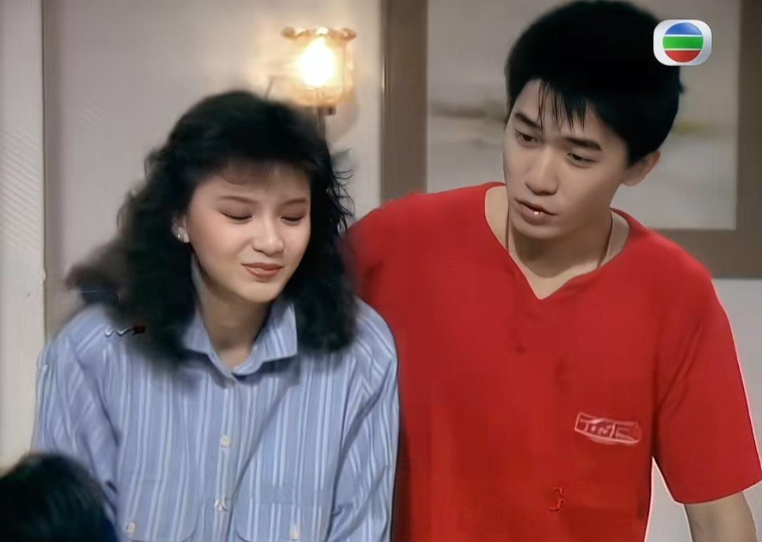 20年前签字离婚，她只要走了儿子。港媒头条炸了。豪门儿媳被传因“顶撞婆婆”出