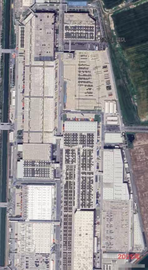 上海特斯拉超级工厂，占地1290亩，当时以市场价的10%卖给特斯拉，还为特斯拉提