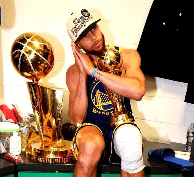 杰伦·布朗亲口承认：“库里夺走了我的戒指之一。”2022年NBA总决赛，